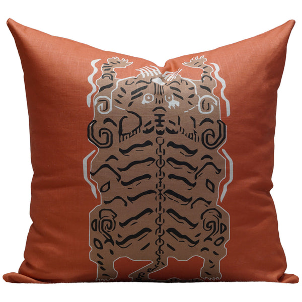 Le Tibetan en Solo Rust Orange Pillow