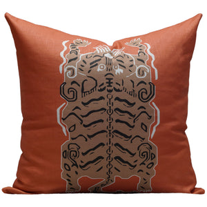 Le Tibetan en Solo Rust Orange Pillow